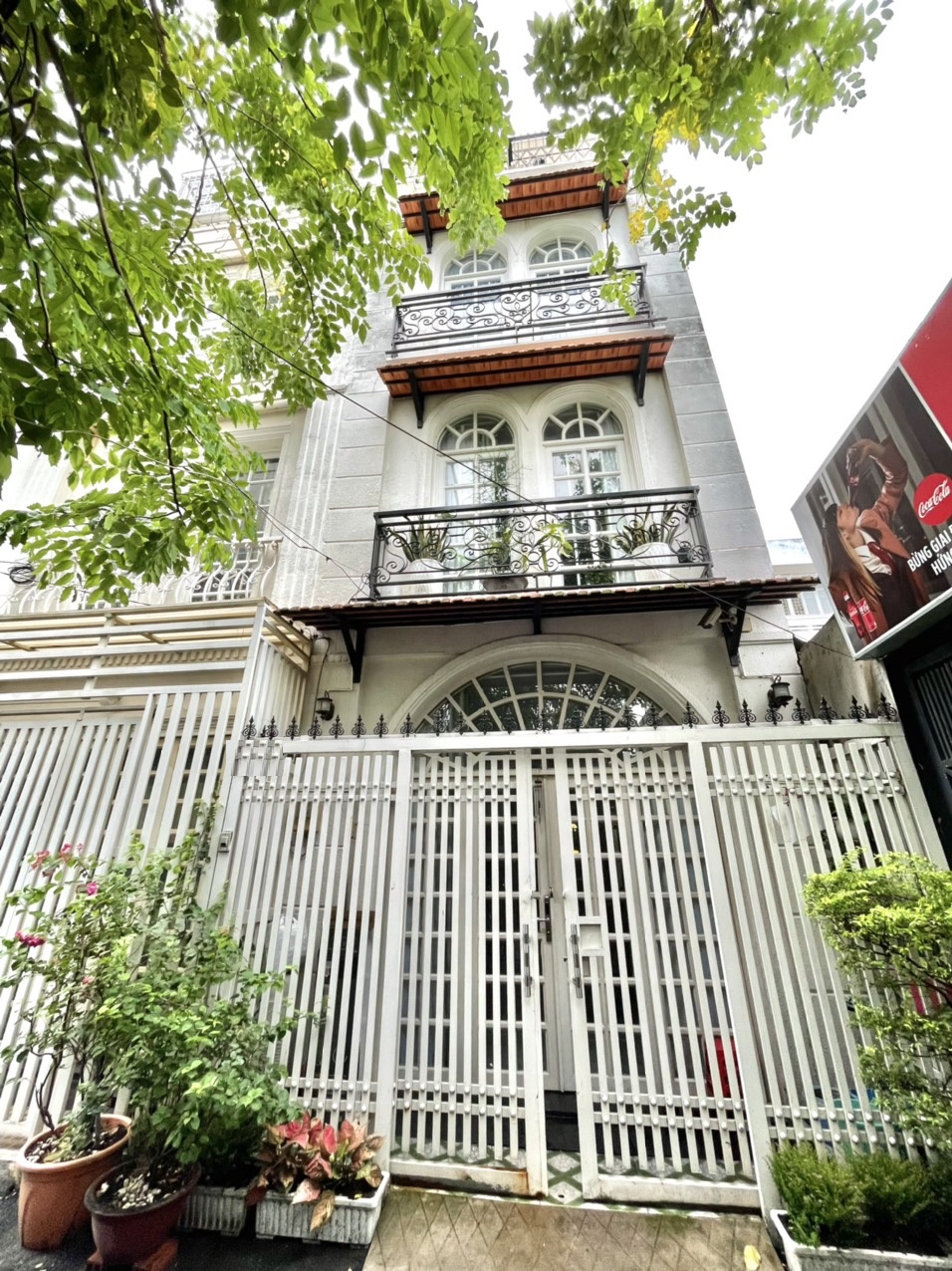 Bán nhà Nguyễn Xí Phường 13 Bình Thạnh (4.2x16m) Trệt 3 lầu sân thượng mới đẹp