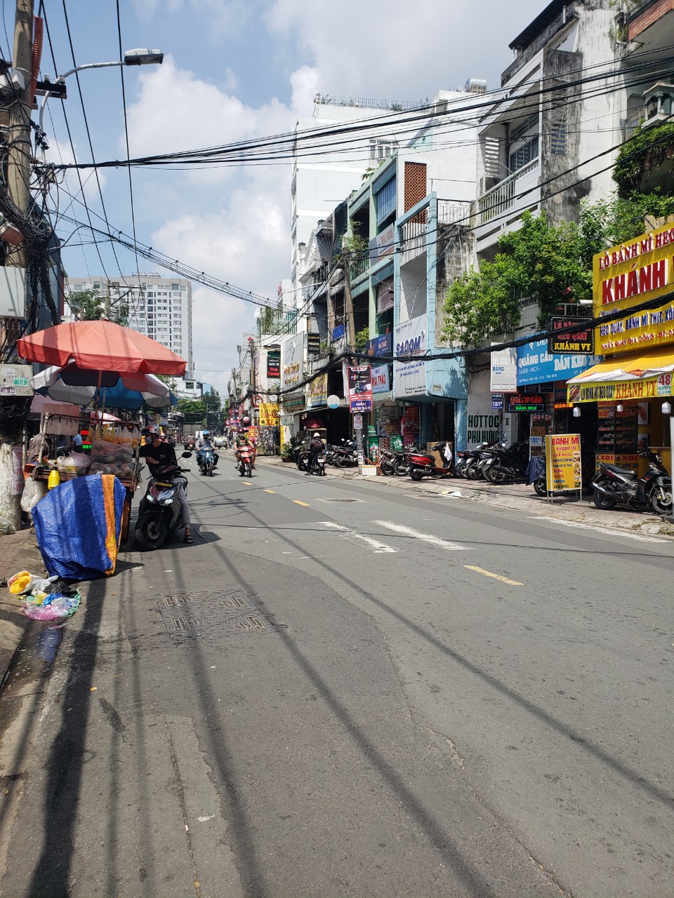 Bán nhà mặt tiền Phạm Văn Hai, Tân Bình; DT: 4x17m; nhà 5 tầng mới thang máy, vị trí tuyệt đẹp