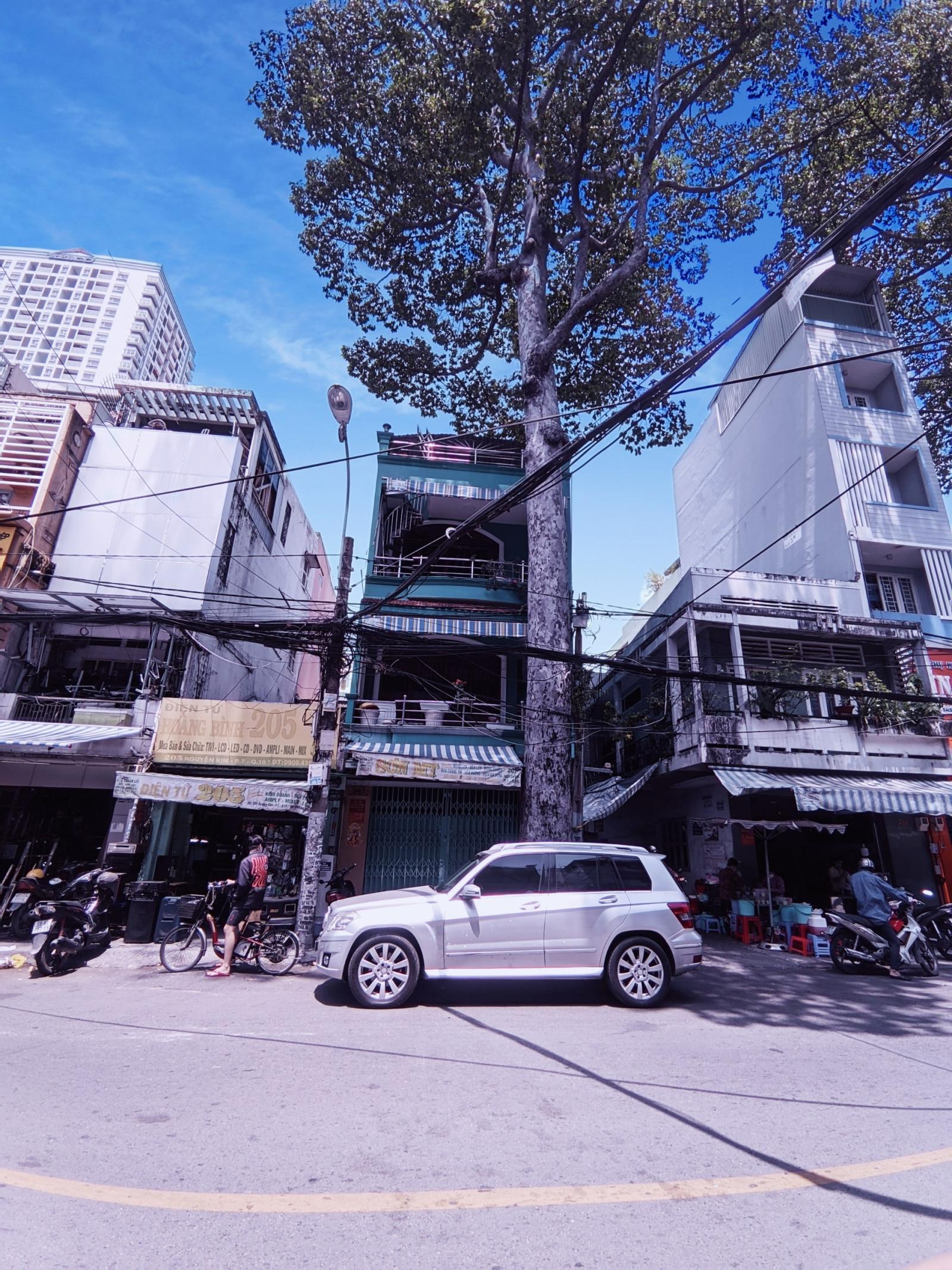 Bán nhà mặt tiền đường Nguyễn Biểu, Phường 1, Quận 5 (DT:4m x 21m), giá 15.5 tỷ