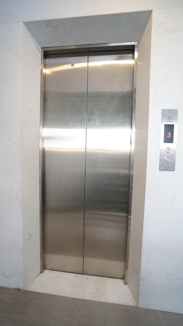 Mặt tiền Lê Quang Định 300m2, 1 hầm 7 tầng thang máy, 60 CHDV, cho thuê 500tr mỗi tháng, pháp lý chuẩn, giá bán 110 tỷ TL chính chủ, LH 0888 789 431
