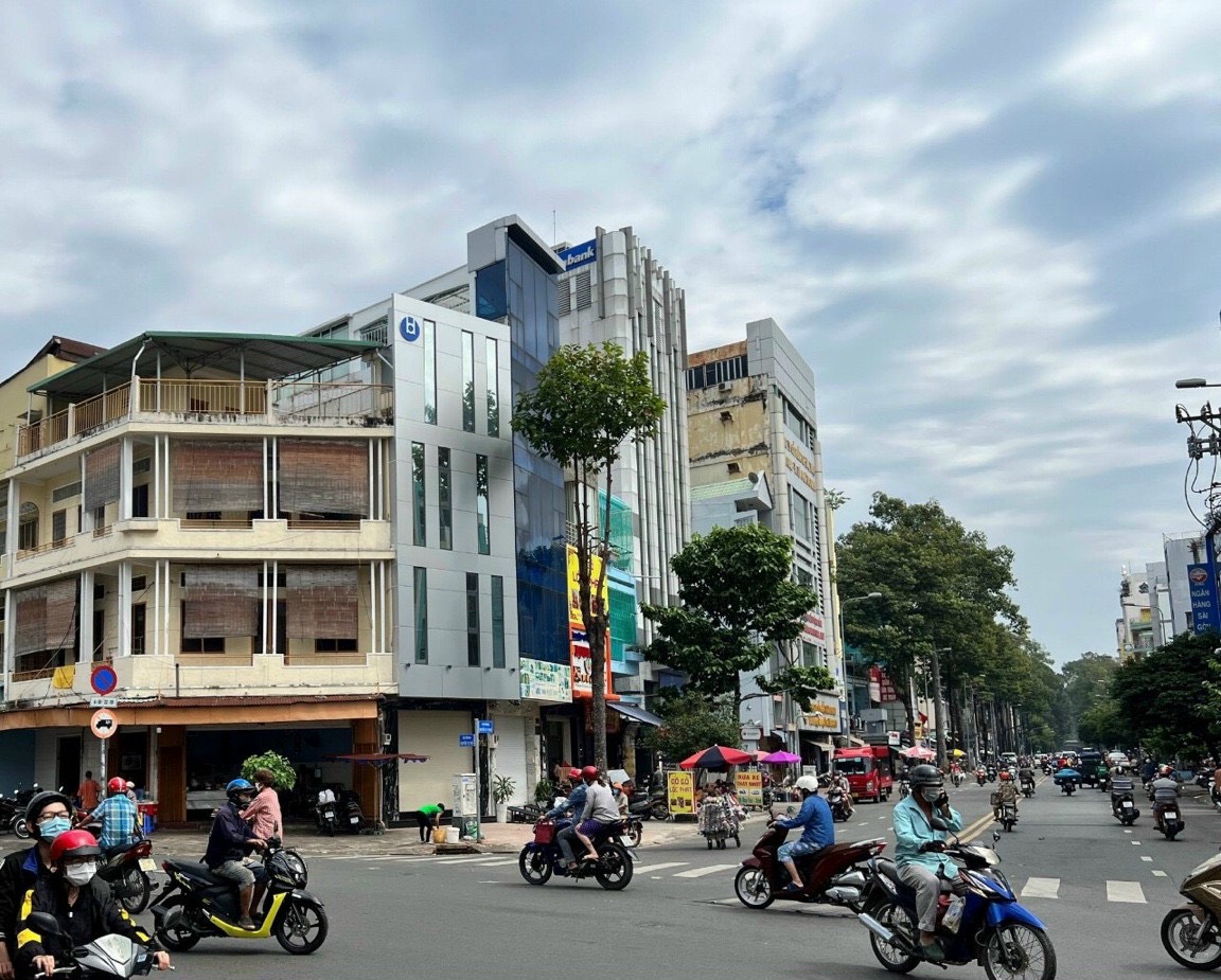 -Bán nhà mặt tiền Tô Hiến Thành, khu đặc thù vật liệu xây dựng, trang trí nội thất, kinh doanh sầm uất, giá 19.5 tỷ, P13, Q10.