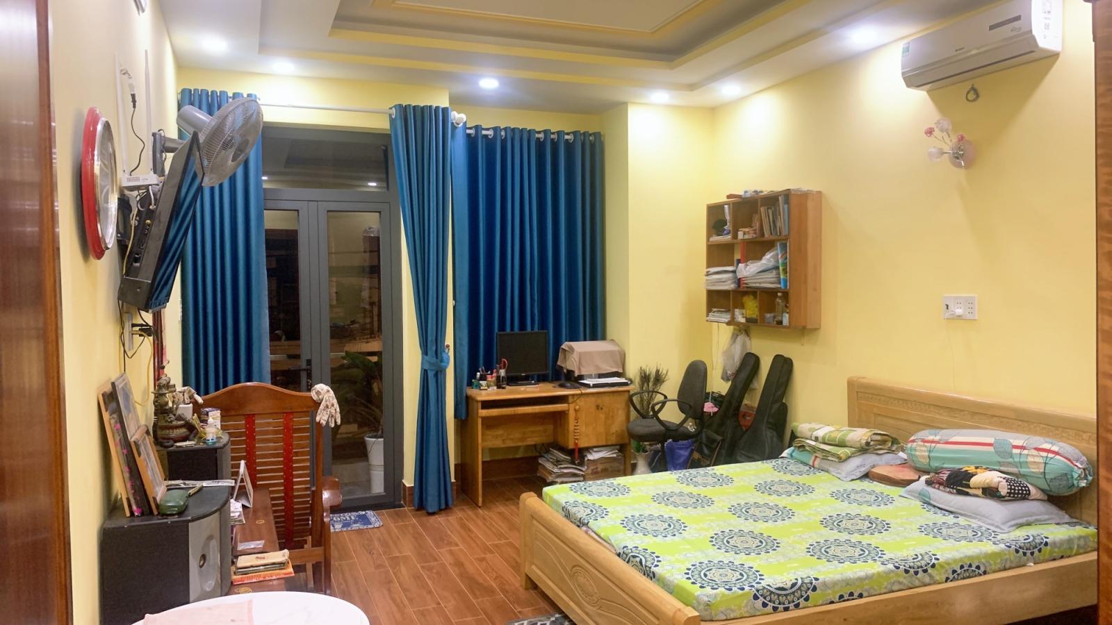 Bán nhà Đào Tông Nguyên Nhà bè 4 tầng 72m2 chỉ 7.4 tỷ nhà mới