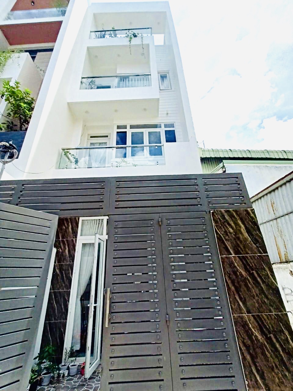  BÁN NHÀ BÌNH TÂN, HXH ĐƯỜNG HƯƠNG LỘ 2, 64m2, 4 TẦNG, 4PN, GIÁ 5.9 TỶ. 