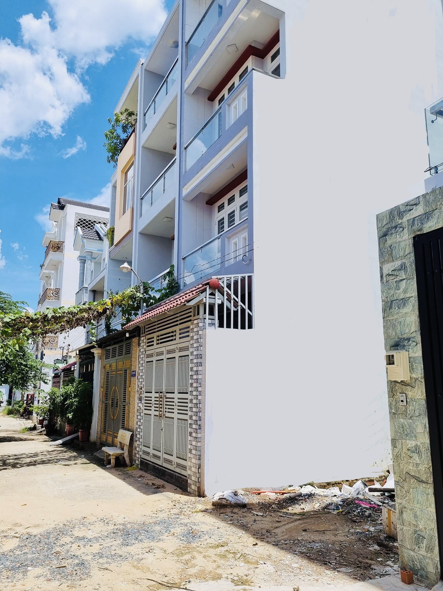  BÁN NHÀ BÌNH TÂN, HXH ĐƯỜNG HƯƠNG LỘ 2, 64m2, 4 TẦNG, 4PN, GIÁ 5.9 TỶ. 