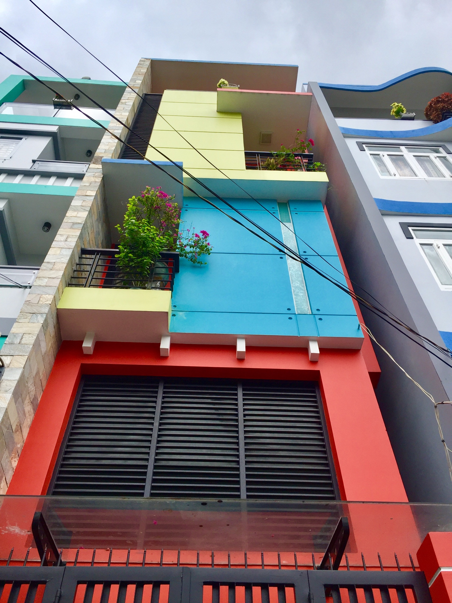 Bán nhà mặt tiền Cộng Hòa Tân Hải P13 Tân Bình diện tích: 4,5mx23m kết cấu: 5 lầu. Giá bán: 17 tỷ
