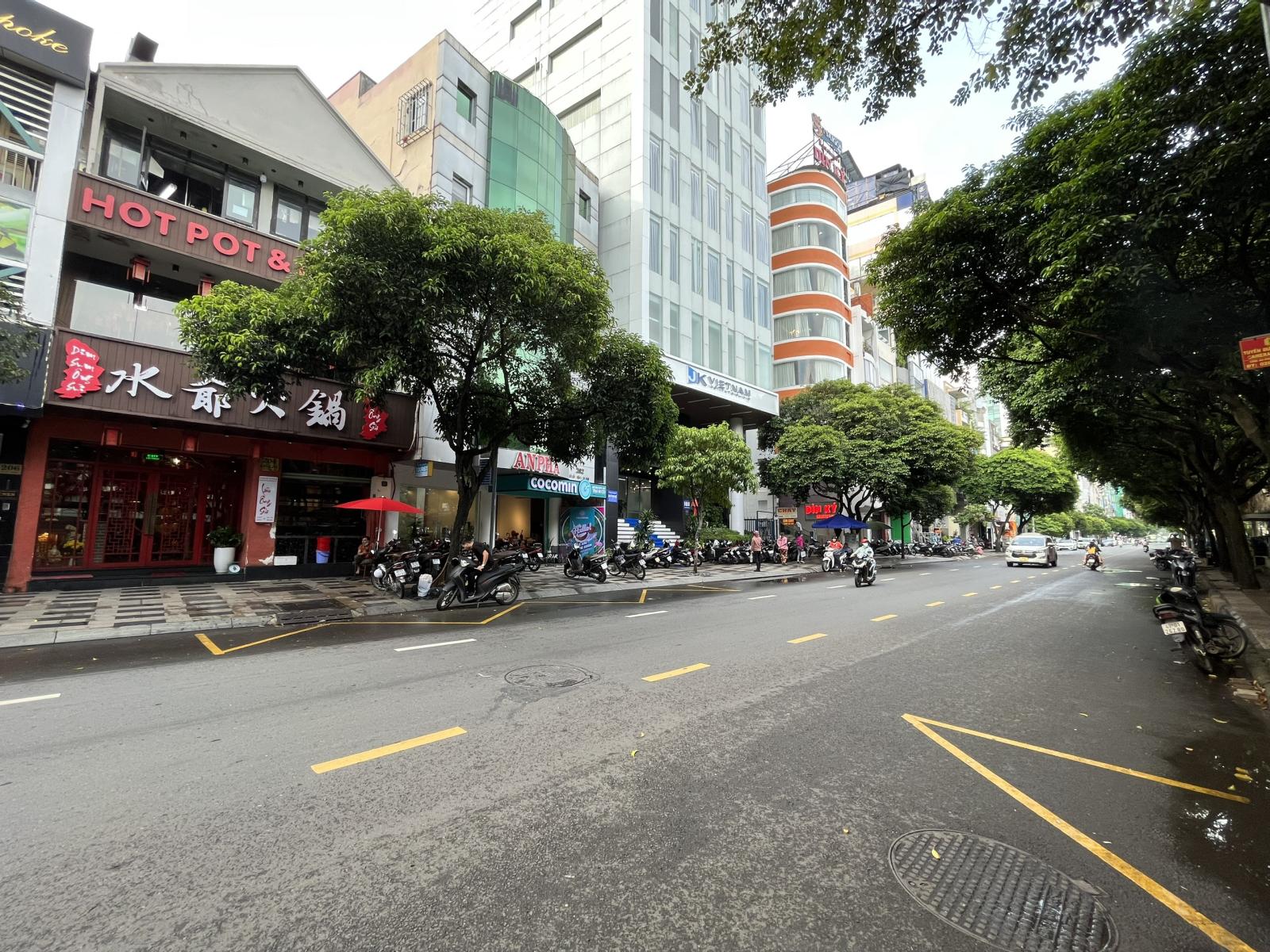 Hàng đầu tư khu trung tâm, nhà Sương Nguyệt Ánh, P Bến Thành, Quận 1 ( 8.2 x 20m ), giá 42 tỷ TL