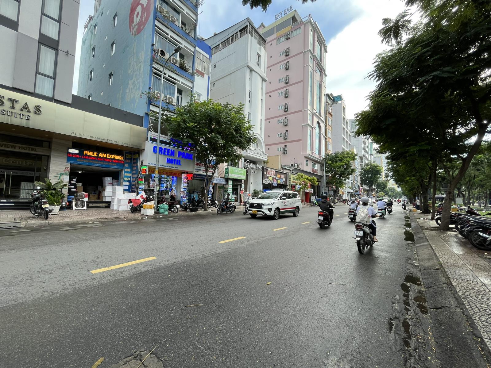 Cần bán nhà Góc 2 mặt tiền Lê Thị Riêng - Bùi Thị Xuân, Q. 1 (6 x 16m) 3 tầng hđt 100tr/th giá 50 tỷ