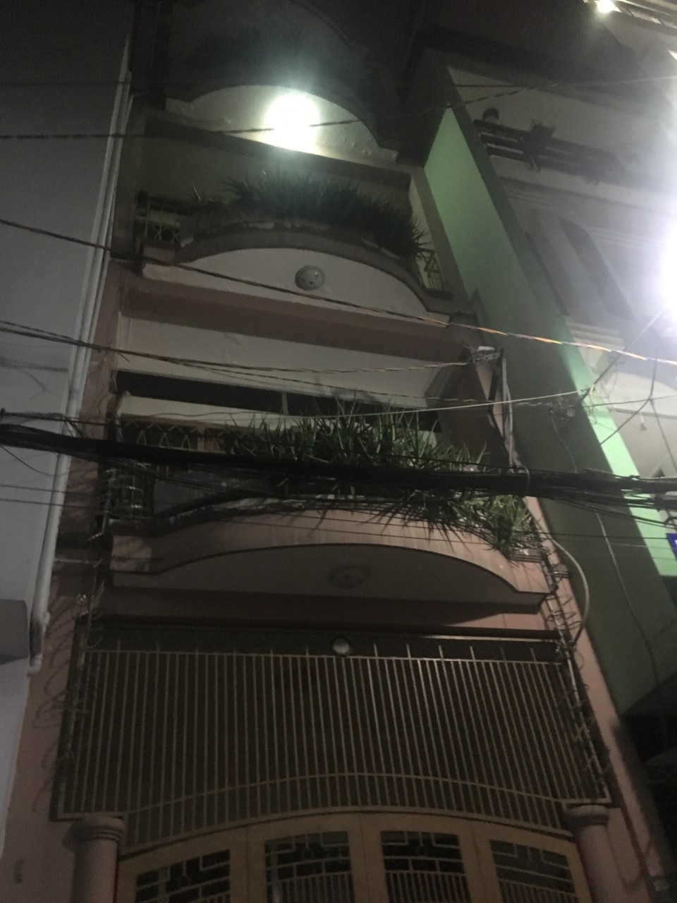 Bán nhà mặt tiền đường Thành Thái, mặt tiền kinh doanh 5m, trệt 3 lầu, giá bán 8.2 tỷ TL