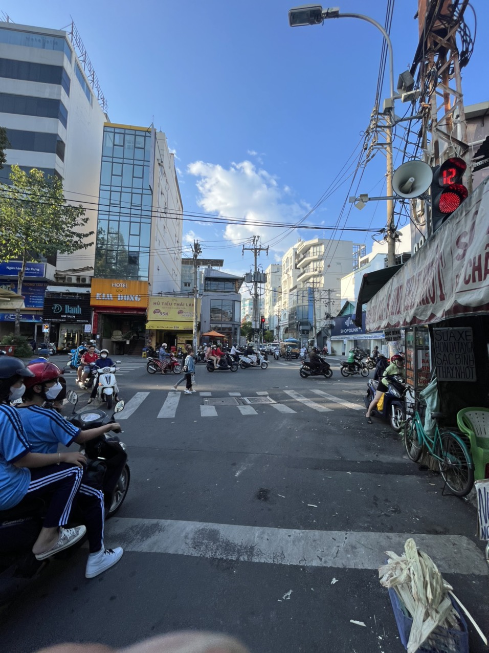 Sản Phẩm dành cho Khách Hàng mua Vị Trí Kinh Doanh. Nhà MT Trần Quang Khải, Tân Đình, Quận 1. 