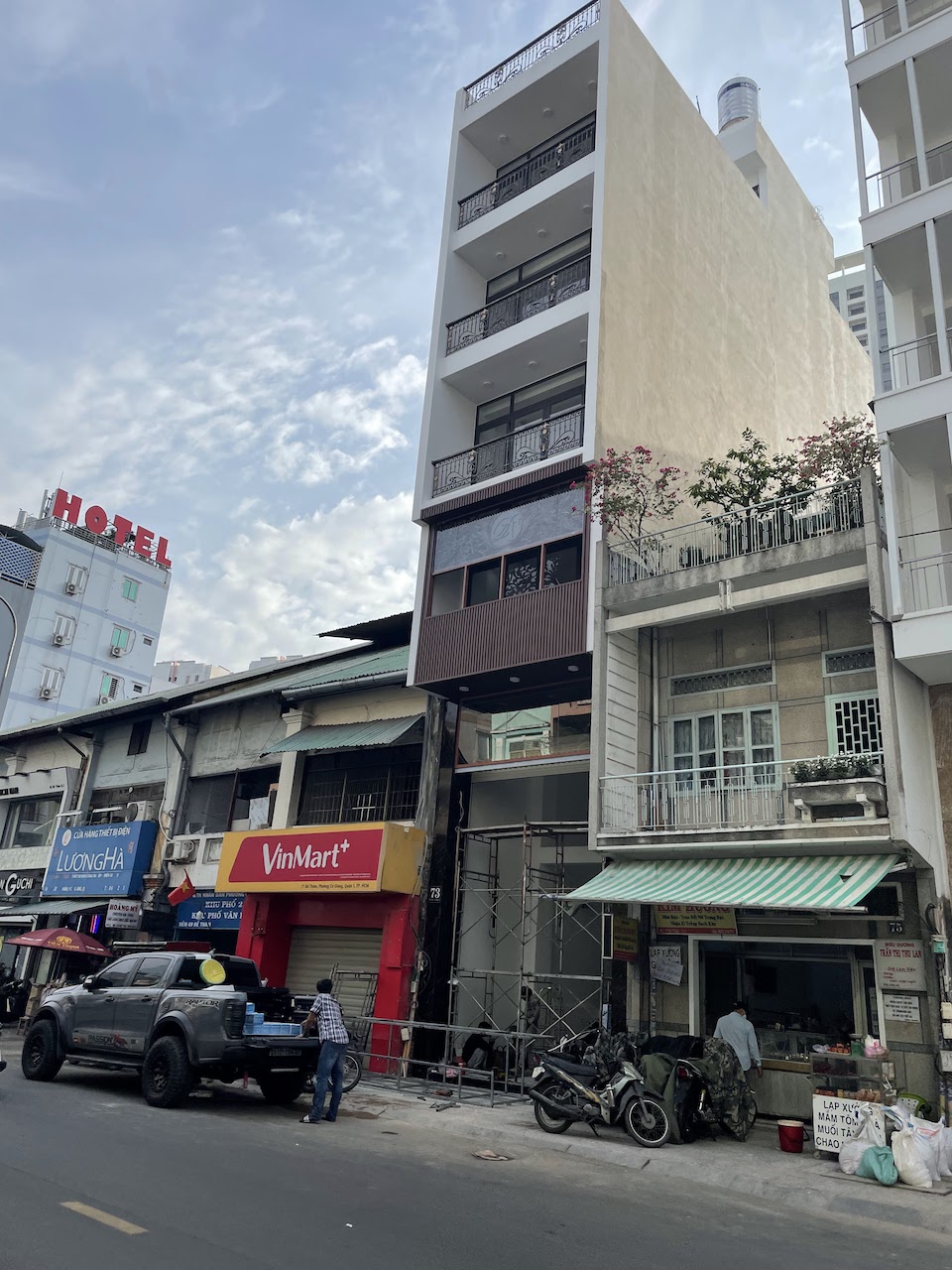 Bán gấp nhà Hẻm thông 8m Nguyễn Thái Bình, Quận 1, 4.1x20m vuông vức 4 Tầng. Giá chỉ 26 Tỷ