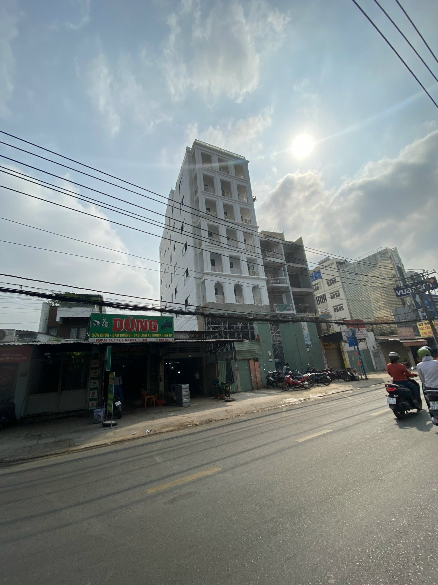 Bán nhà 2 mặt tiền D2 - Ung Văn Khiêm, Quận Bình Thạnh. DT: CN 536,7m2. Giá: 105 tỷ.