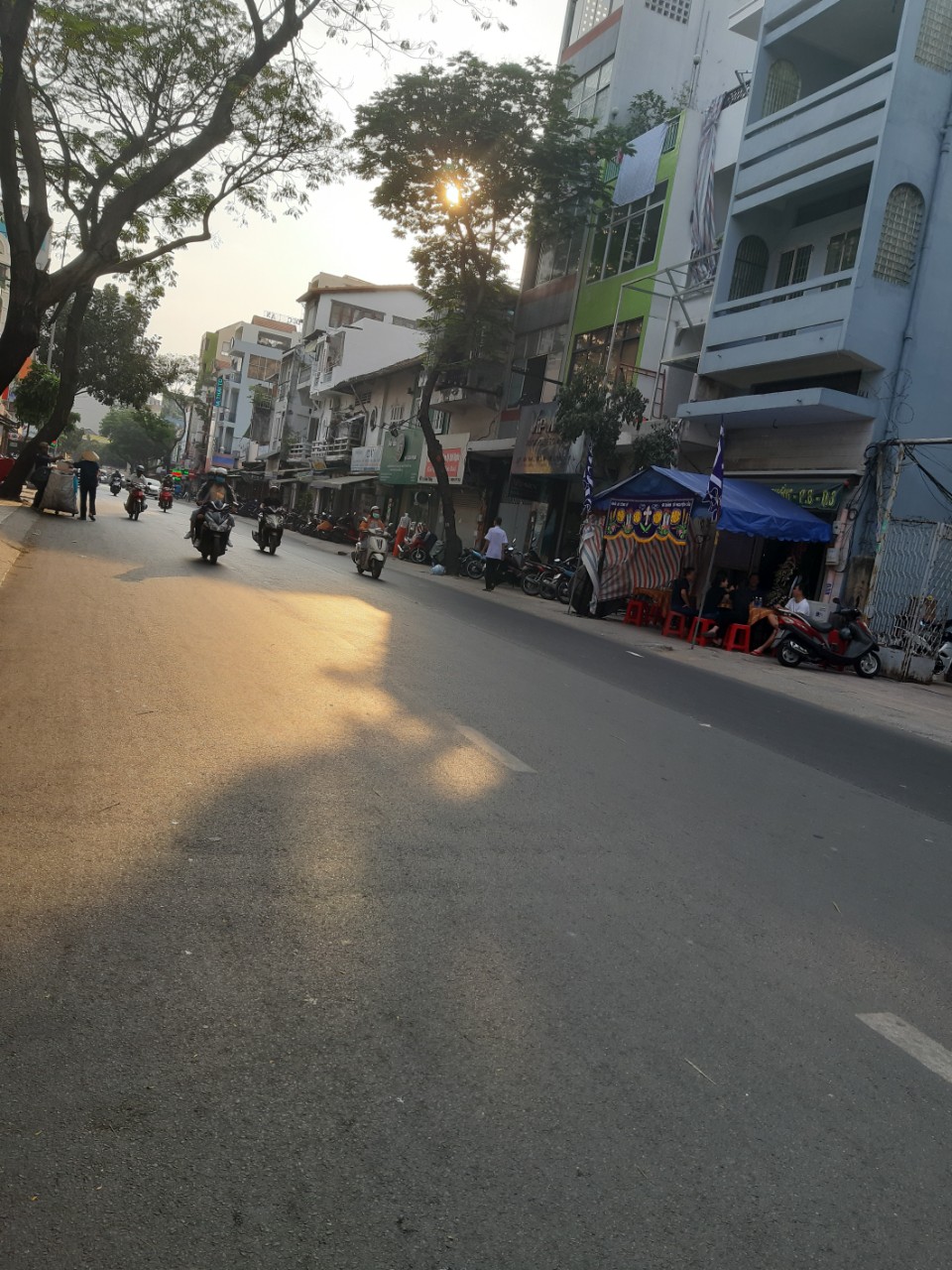 nhà mặt tiền đường cách chợ Phú Nhuận 500m, DT 6.3x18, giá 26,2 tỷ