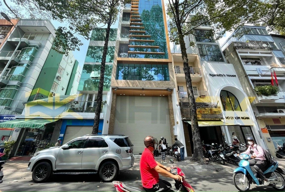 Building góc 2 MT An Dương Vương - Lê Hồng Phong, Quận 5 (10 x 20m) 8 tầng HĐT 300 triệu/tháng