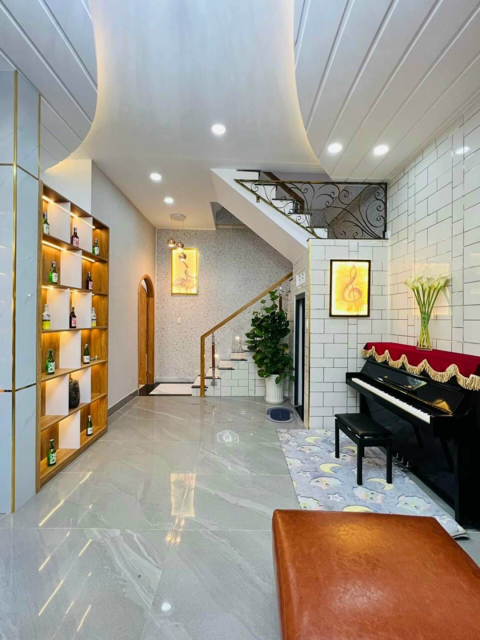 Bán Nhà chia tài Sản - Mặt tiền đường Cửu Long- TRường Sơn Q.10- 4,2x13m - 3 tầng- chỉ hơn 14 tỷ