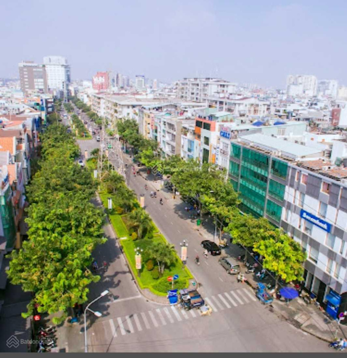 Hót ! Nhà mặt phố đường Phan Xích Long Q.Phú Nhuận ( 8m x 16m ) sẵn hđt 250 triệu/tháng.