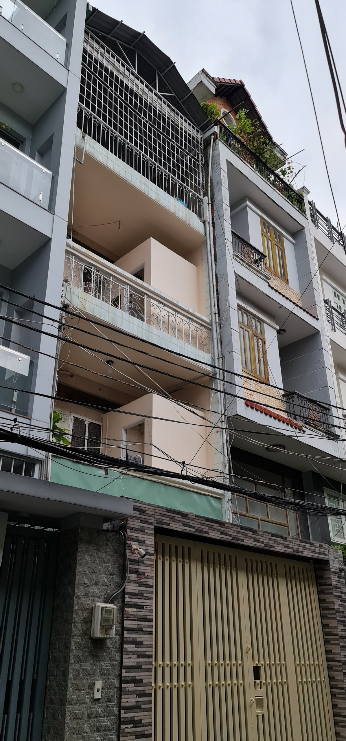  Bán nhà HXH (D1) Nguyễn Văn Thương P25 Bình Thạnh (4x15) 4 tầng nhà mới cứng ở ngay giá chỉ 11.5 tỷ