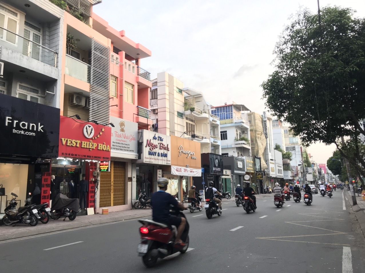 4 x 30m, bán nhà 2 mặt tiền đường Lê Văn Sỹ - Phú Nhuận (30 tỷ tl)