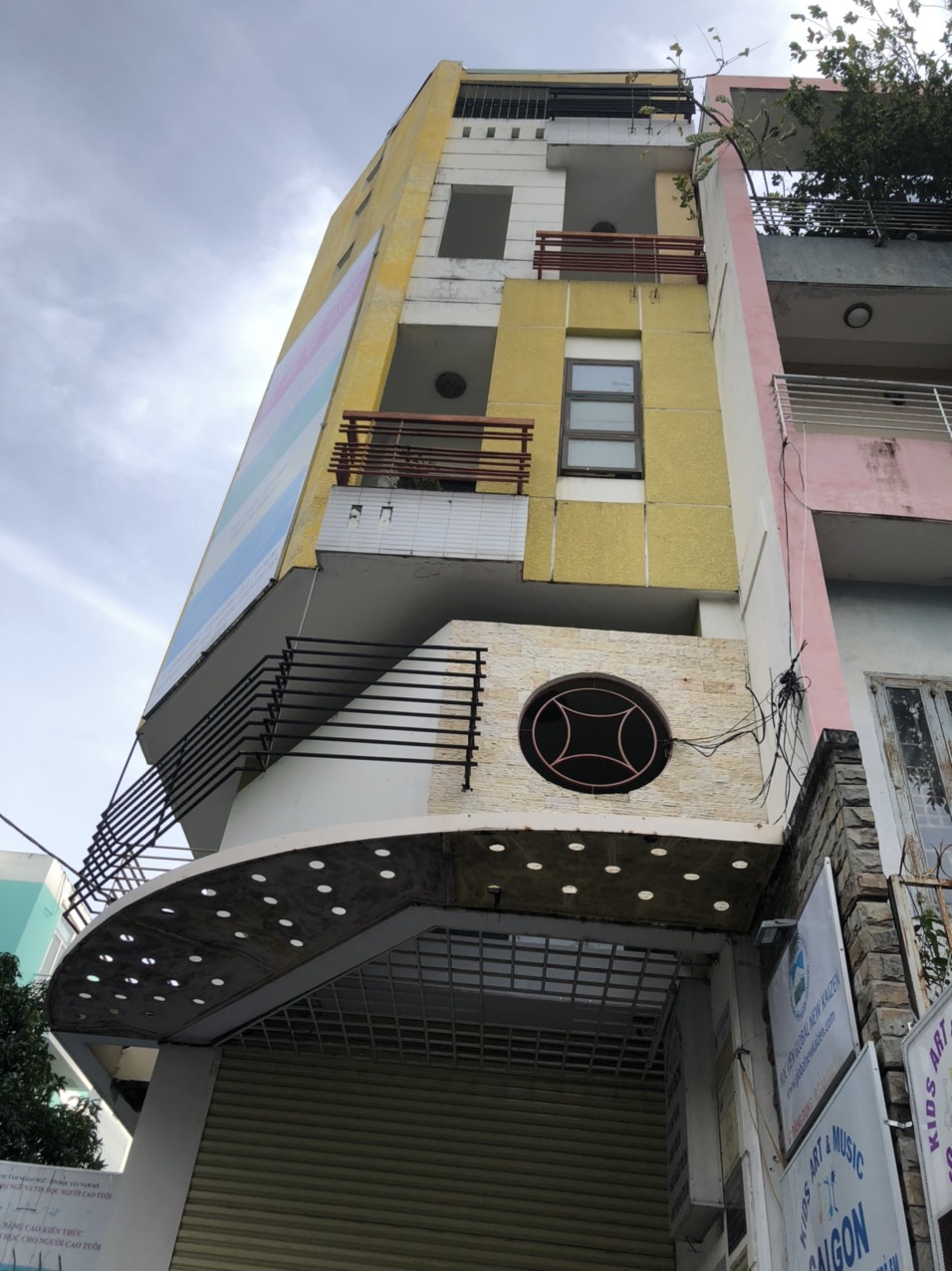 Bán nhà đang KD đường Nguyễn Văn Thủ, Đakao, Q1. DT 4x25m (93m2) 5 lầu, giá chỉ 32 tỷ
