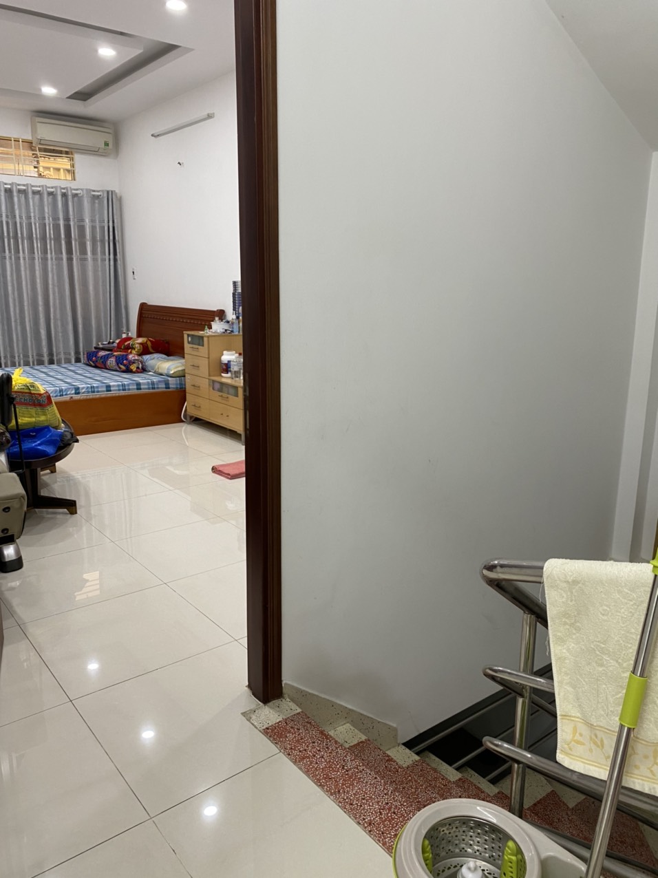 Bán gấp nhà HXH An Dương Vương P3 Q5.