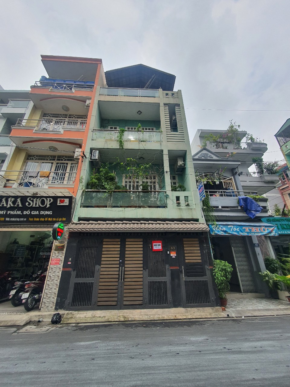 Cần bán nhà 2 mặt tiền đường Bành Văn Trân Quận Tân Bình, DT 5,2x16m, 3 tầng. Giá chỉ 11.9 tỷ TL