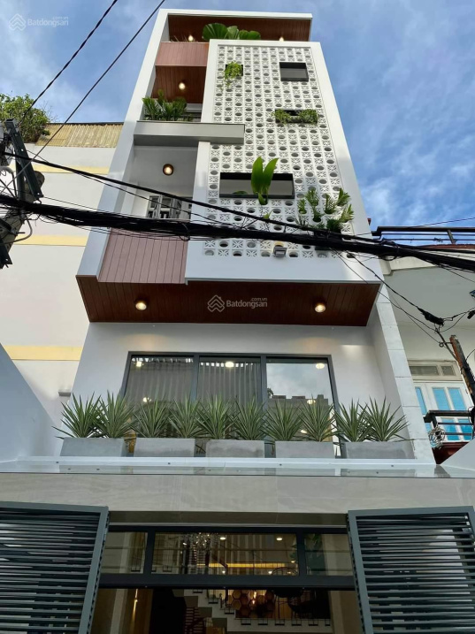 Nhà đẹp đường Trường Chinh (6x16m) 2 lầu đẹp vào ở ngay giá siêu tốt chỉ 12.95 tỷ