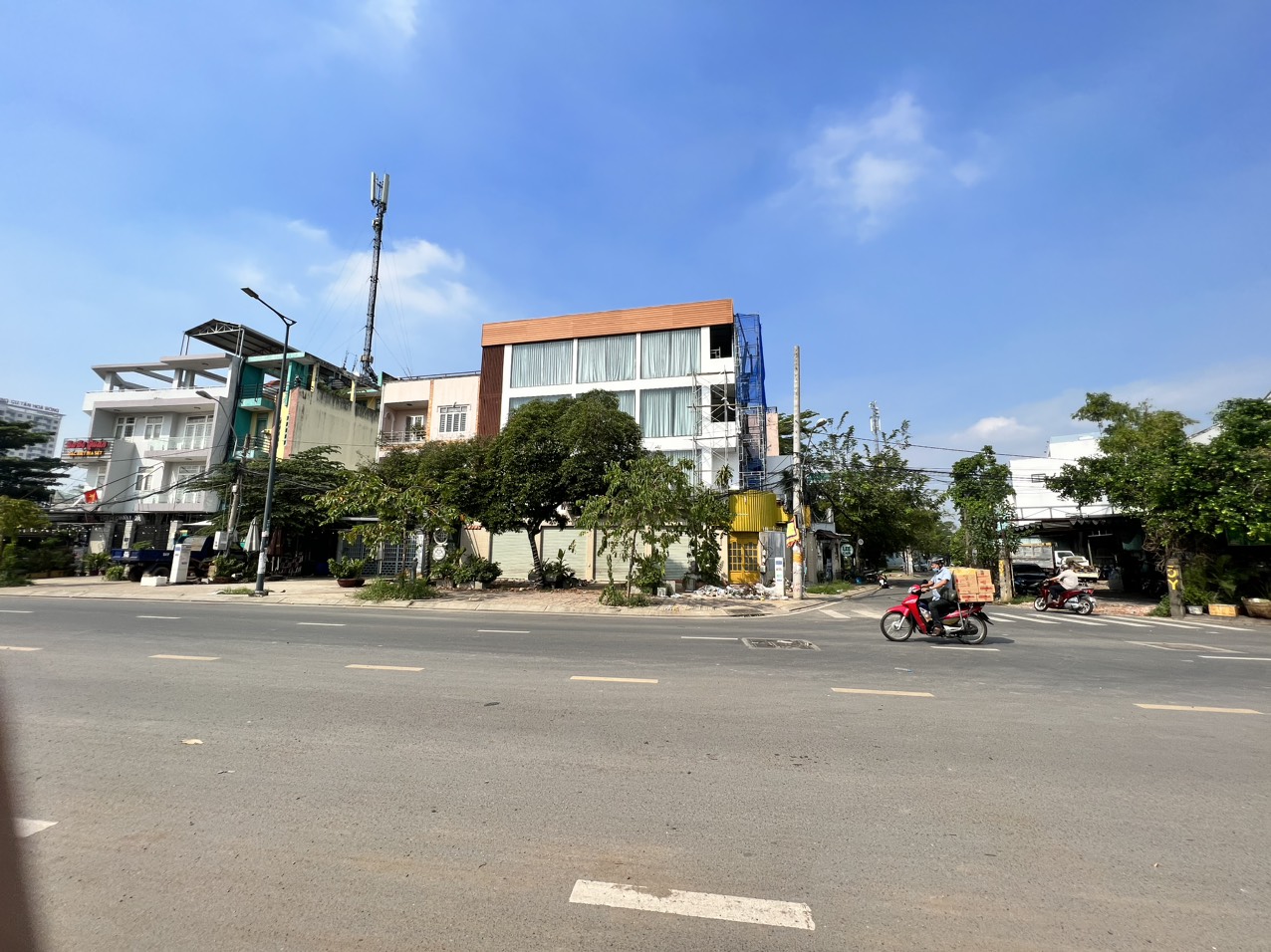  Bán nhà góc 2MTKD đường Tộ Hiệu,Q.Tân Phú,DT 17x7m, 1 trệt 3 lầu, Gía 20 tỷ TL