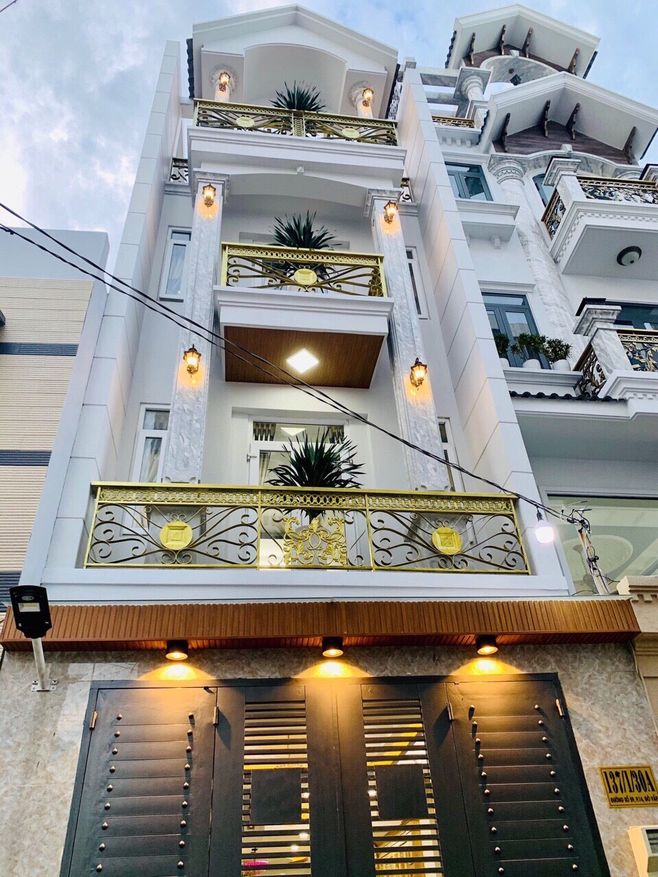 Bán nhà mặt tiền Tô Hiến Thành Phường 14 Quận 10. DT 6x21.3m nhà 5 lầu thuê 65tr giá 19 tỷ TL. 0909.746.977
