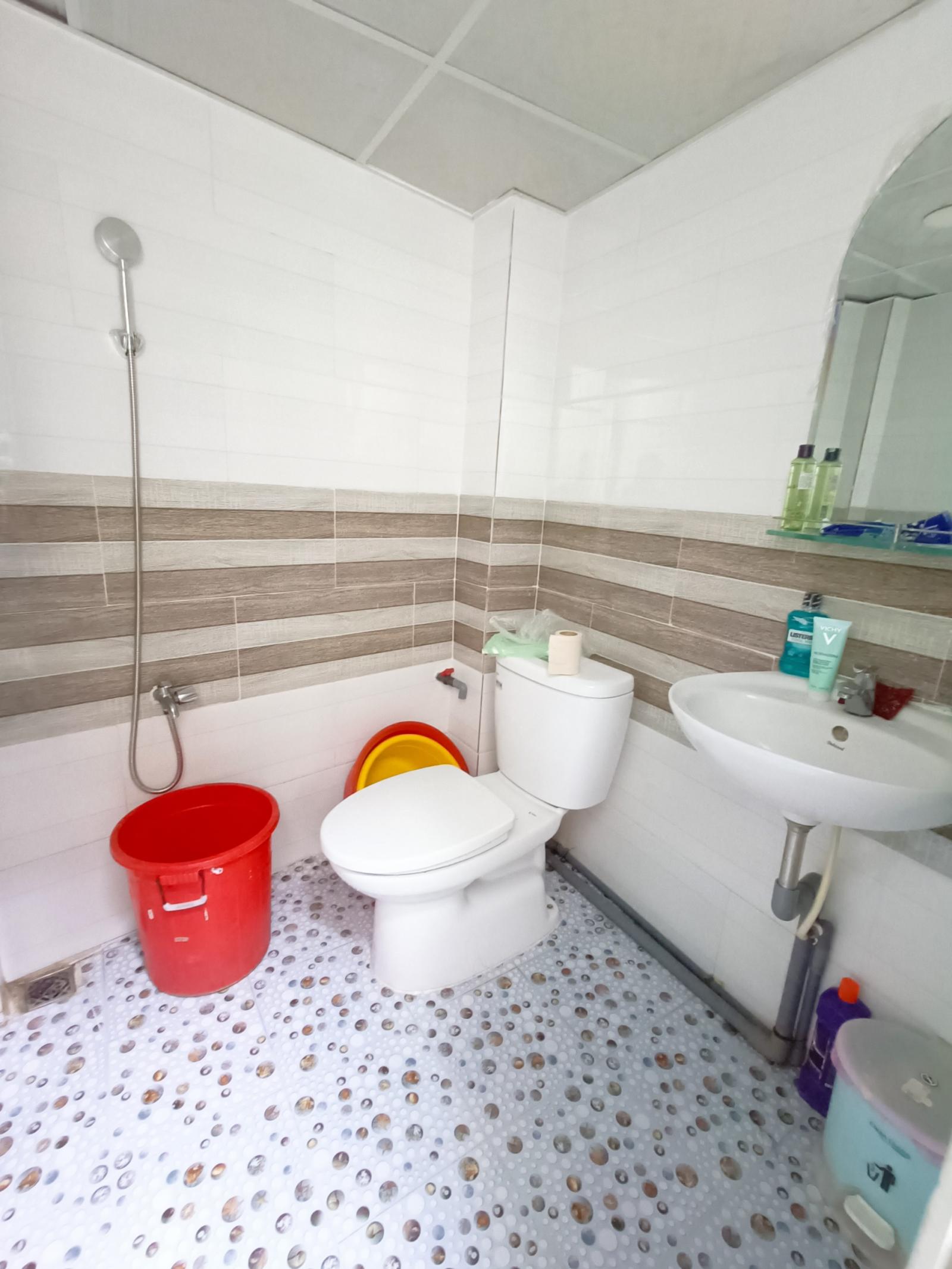 Bán nhà hẻm xe hơi gần Bình Tiên Quận 6 DT 42m2 mới đẹp giá 3.3 tỷ