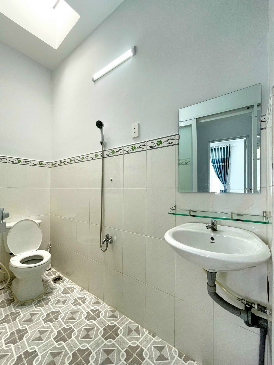 Bán nhà hẻm 28 Đào Tông Nguyên, Nhà Bè, dt 3x6m, 2 lầu, 2pn, 2wc, Giá 1,62 tỷ.