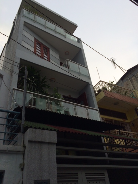 Siêu phẩm nhà đẹp, hẻm nhựa 10m, Lạc Long Quân, Q11, 6.4x15m, 3 tầng, 10 tỷ TL
