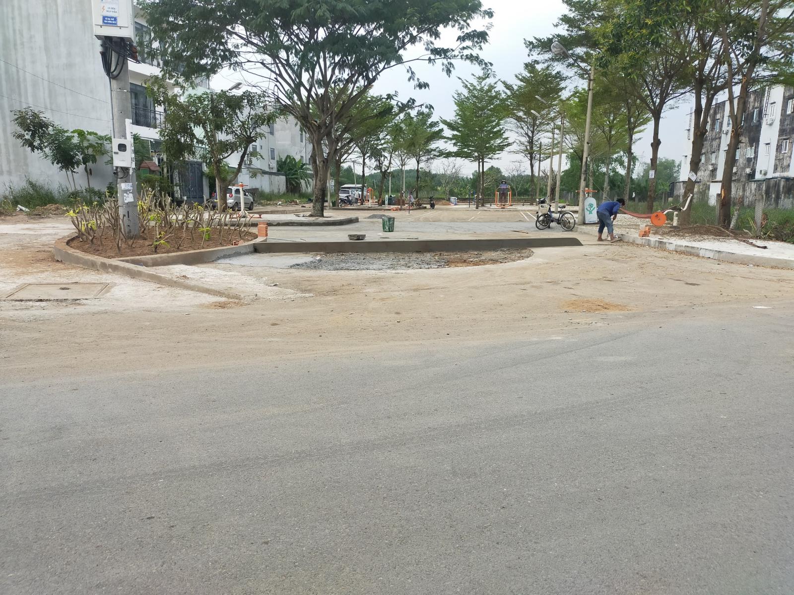ĐẤT ĐỐI DIỆN CÔNG VIÊN, MT HẺM 1368 KẾT NỐI HẠ TẦNG DỰ ÁN GIA LONG & GS Metro City. GIÁ 4.6 TỶ/NỀN