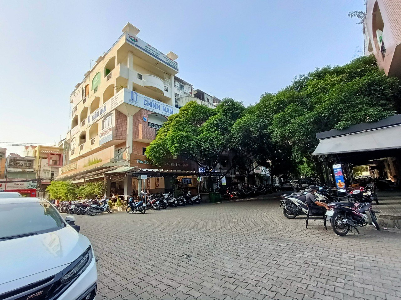 Bán căn nhà góc 2 mặt tiền đường Phổ Quang, Phường 2, Quận Tân Bình 5x22m, 3 tầng, có HĐT 52tr/th