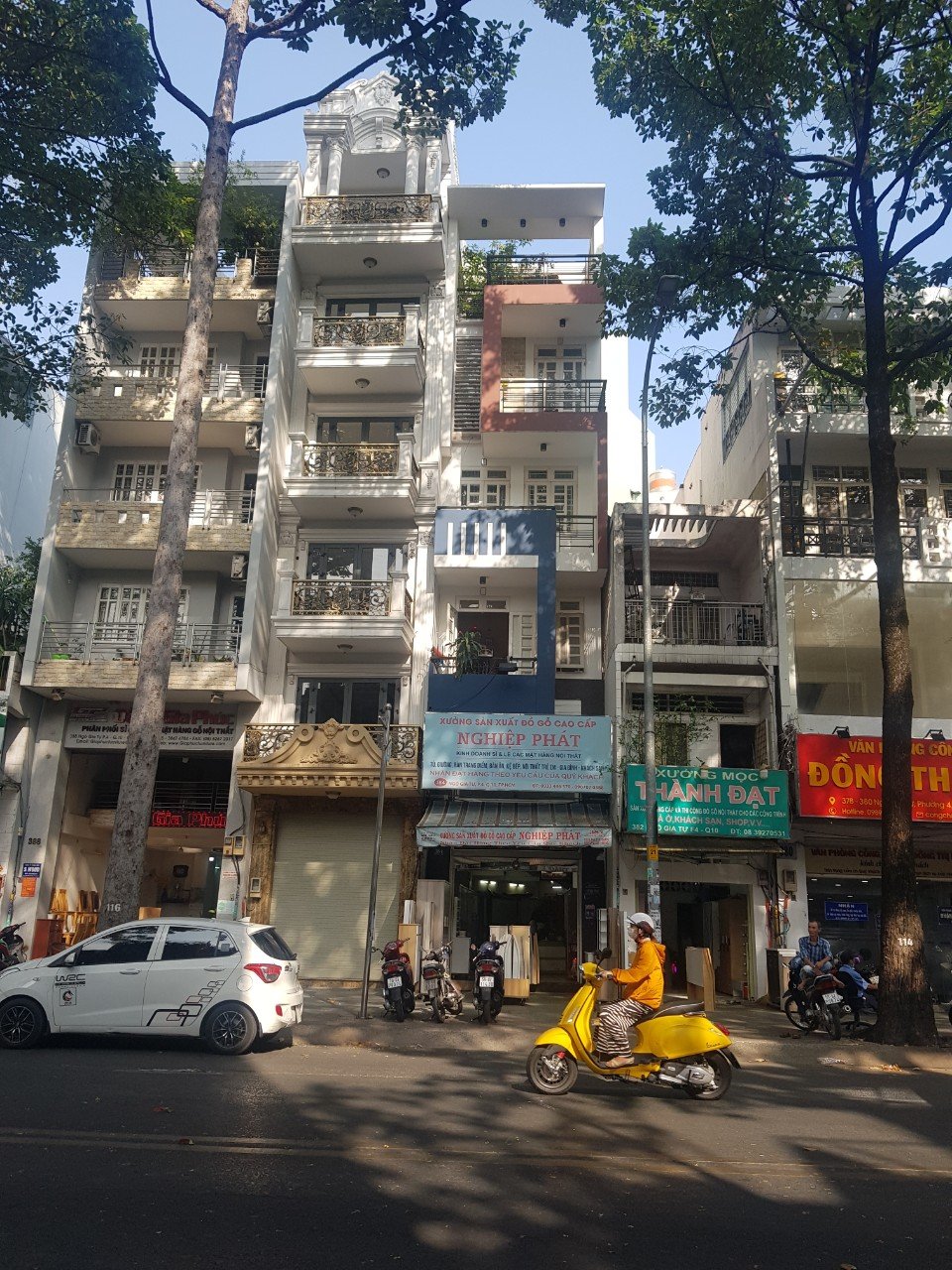 Hạ giá 13 tỷ bán gấp nhà MT Mai Thị Lựu, P Tân Định Q.1 (DT: 6.2x28) 5 lầu có thang máy