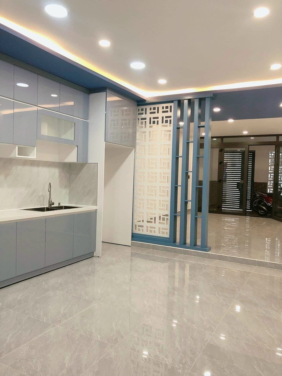 Mặt tiền Hòa Bình đối diện Đầm Sen, *10 x 14*, 5 lầu, chỉ 38 tỷ, Q.11