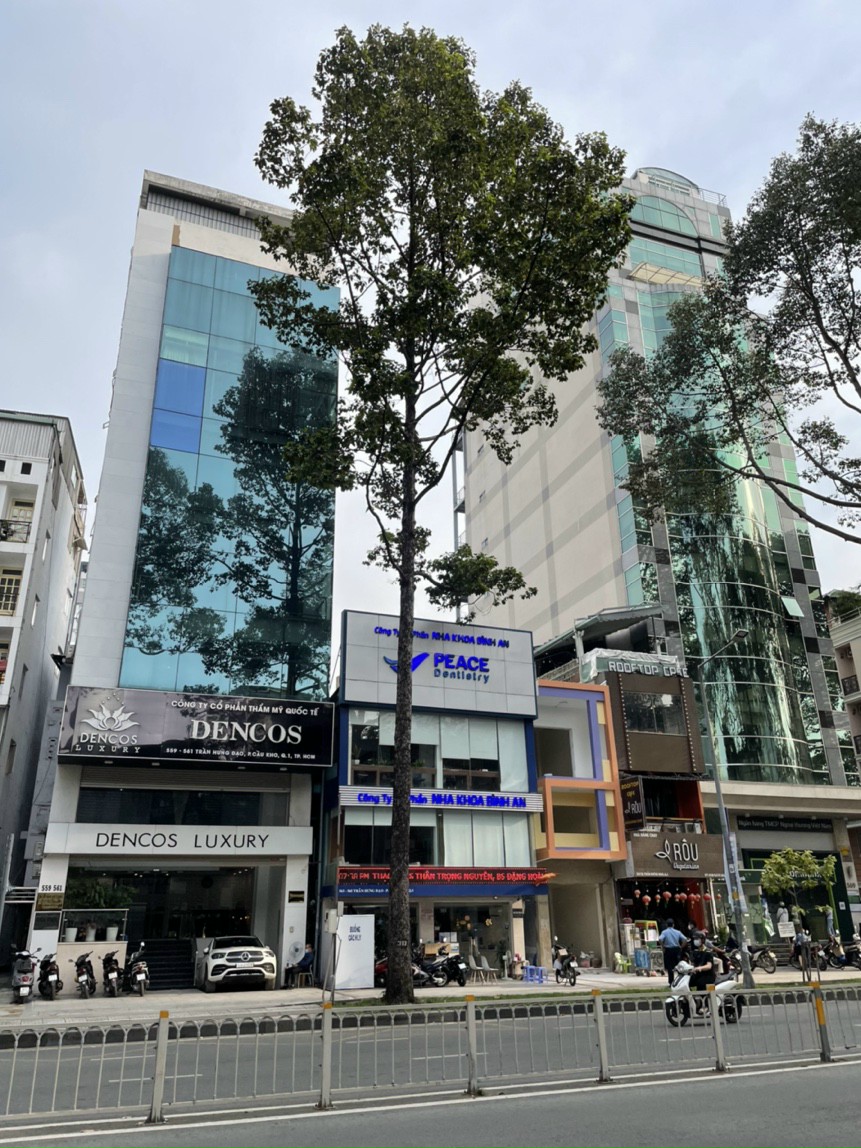 Cần bán gấp tòa nhà mặt tiền Nguyễn Thị Minh Khai, Phường 5, Quận 3 (8 x 30m) 9 tầng, giá 142 tỷ