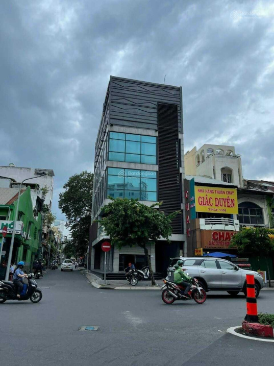 Bán nhà MT Nguyễn Trãi Quận 5, khu kinh doanh thời trang DT: 8.2x21m giá chỉ 57 tỷ 0917331788