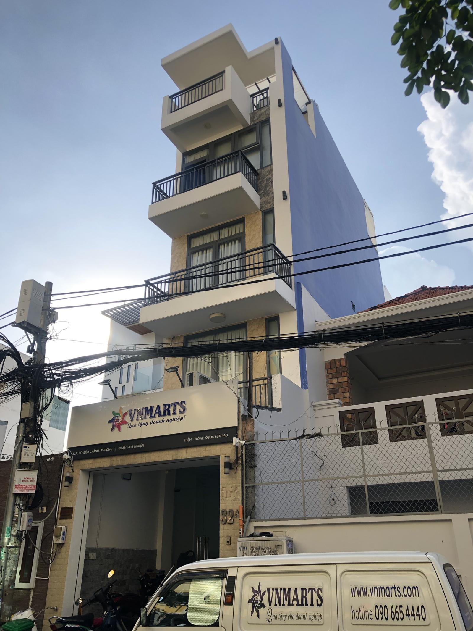 DT: 4x16m; bán nhà mặt tiền Nguyễn Trọng Tuyển, PN; nhà mới 5 tầng vị trí đắc địa