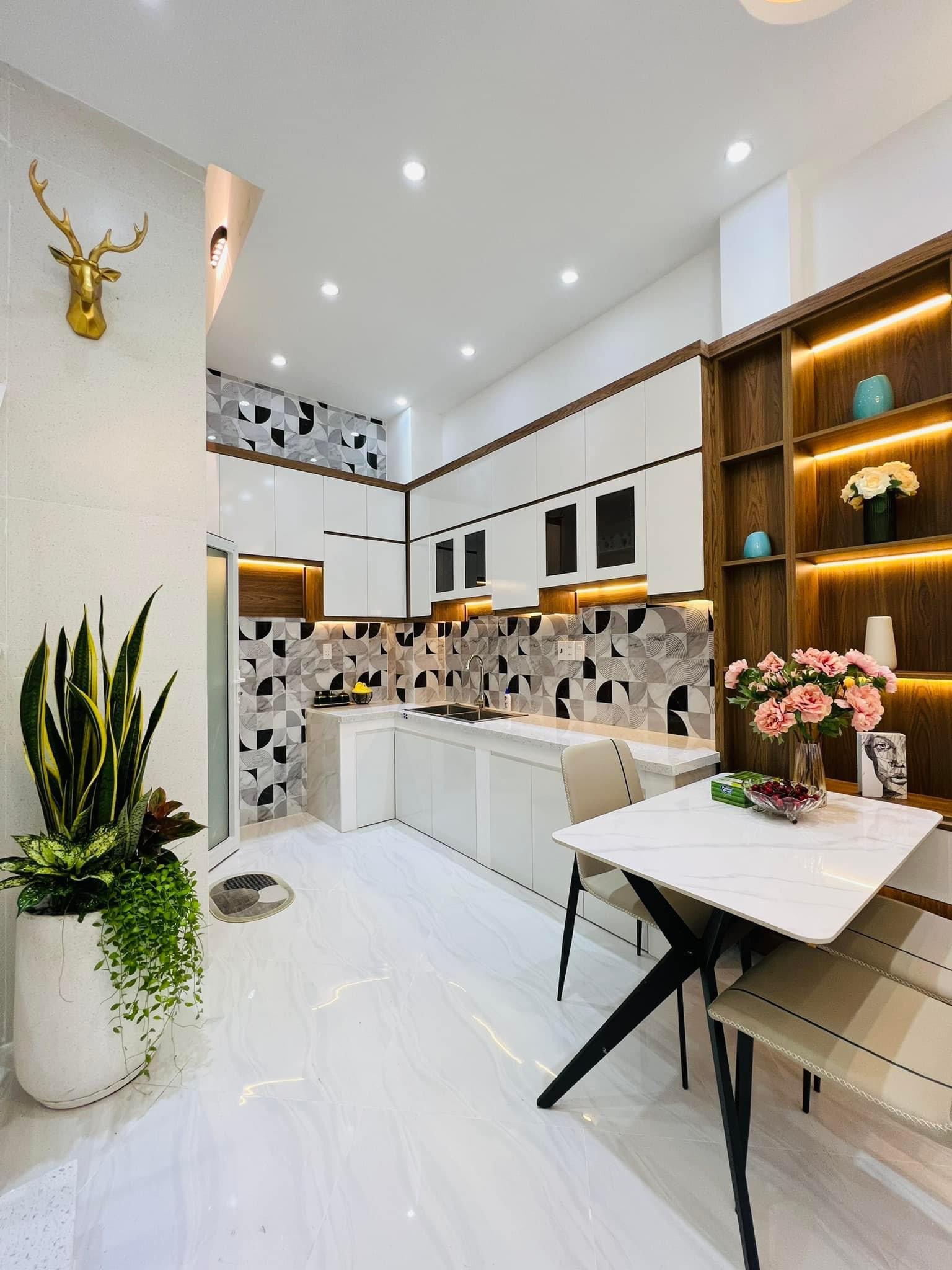 Bán nhà riêng tại Bình Tân, Tp.HCM diện tích 300m2  giá 7300 Triệu . LH : 0908714902 AN