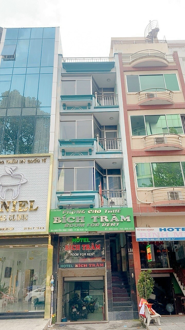 Bán gấp nhà có thu nhập 130tr/thg đường Nguyễn Trọng Tuyển, giá 29 tỷ