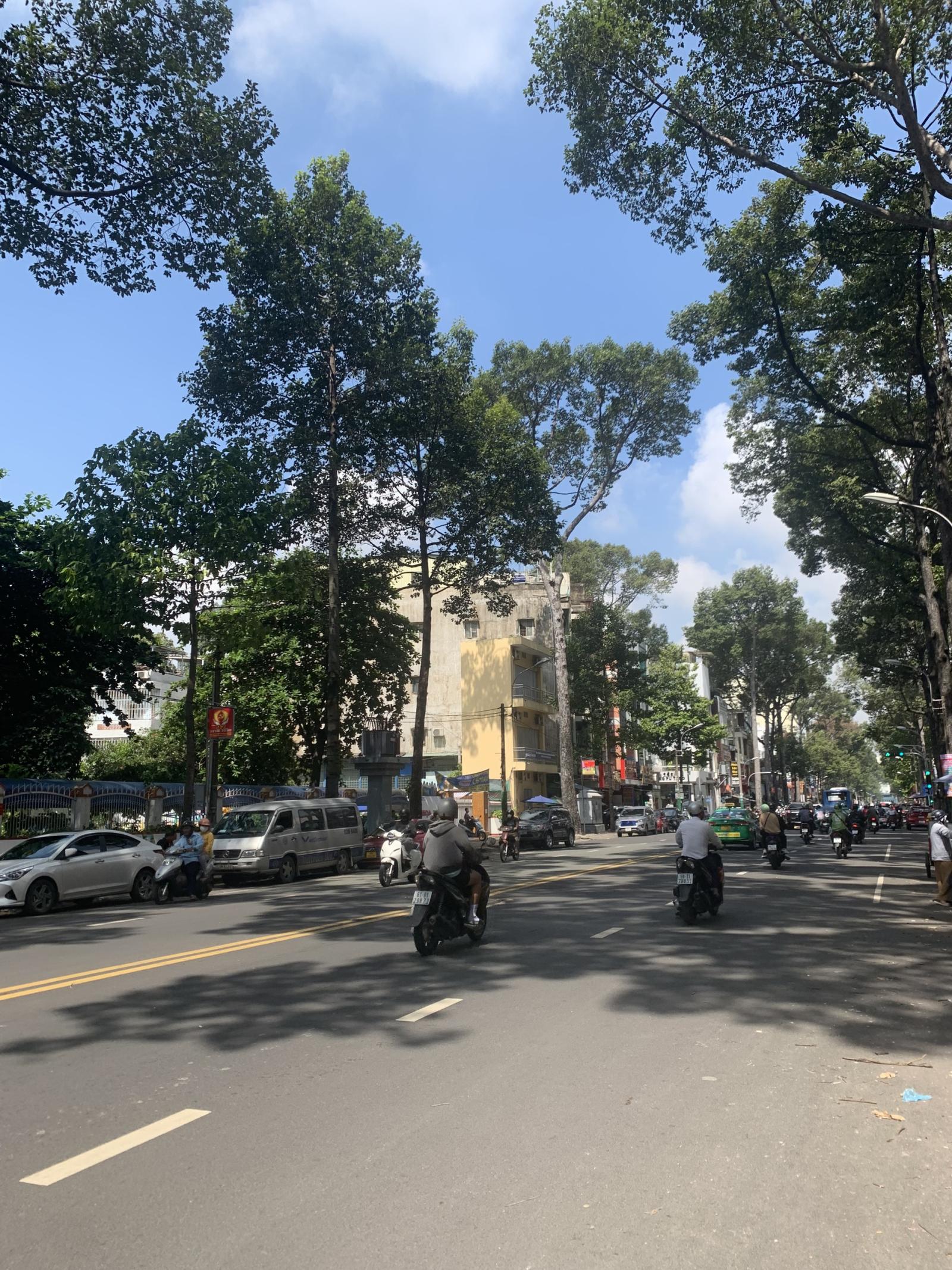 bán gấp biệt thự lê văn sỹ quận 3 dt 8,5x22 nhà 2 lầu giá 39.5 tỷ