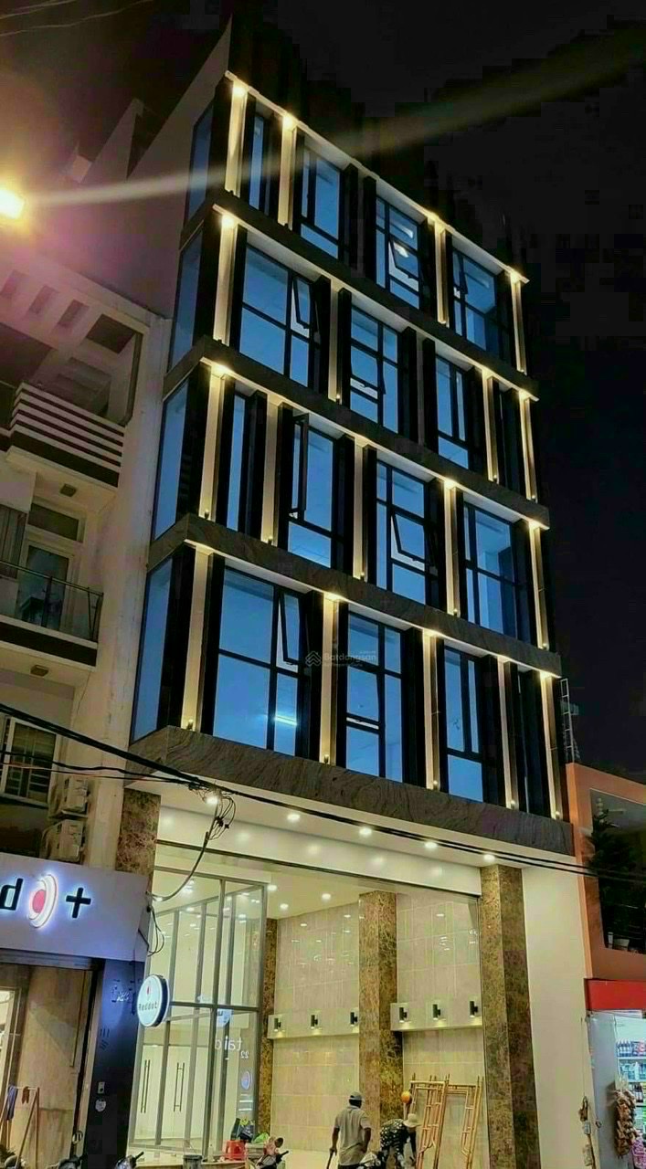 Bán gấp toà nhà mặt tiền Lê Quang Định, Bình Thạnh, sàn 1800m2, Hầm 6 lầu, HĐT 350 triệu/tháng, giá chỉ 105 tỷ