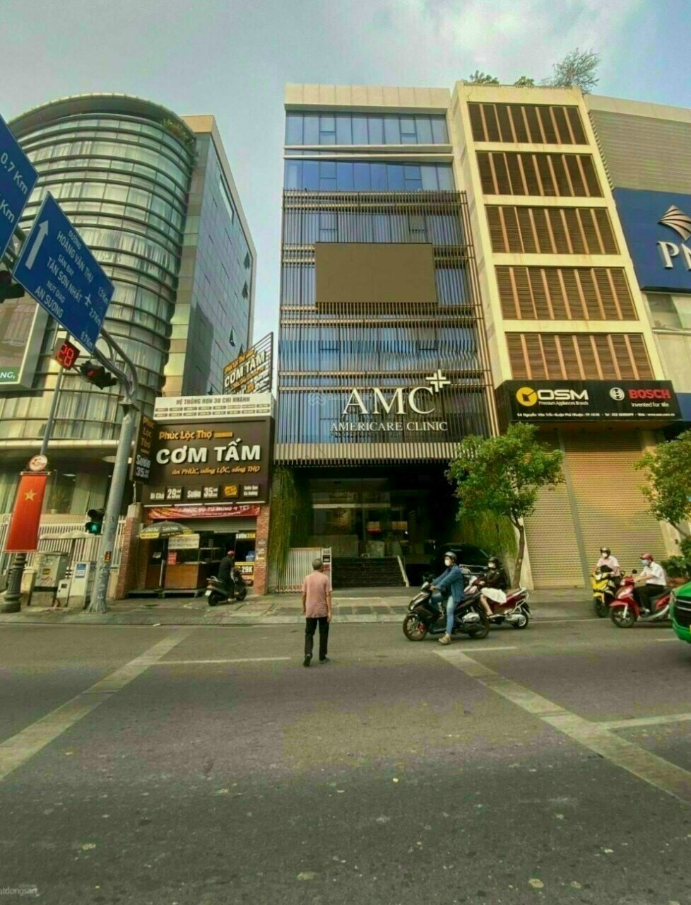 Bán gấp mặt tiền Trần Quang Khải, góc Hai Bà Trưng, Giá chỉ 400 triệu/m2, đang cho thuê ngân hàng