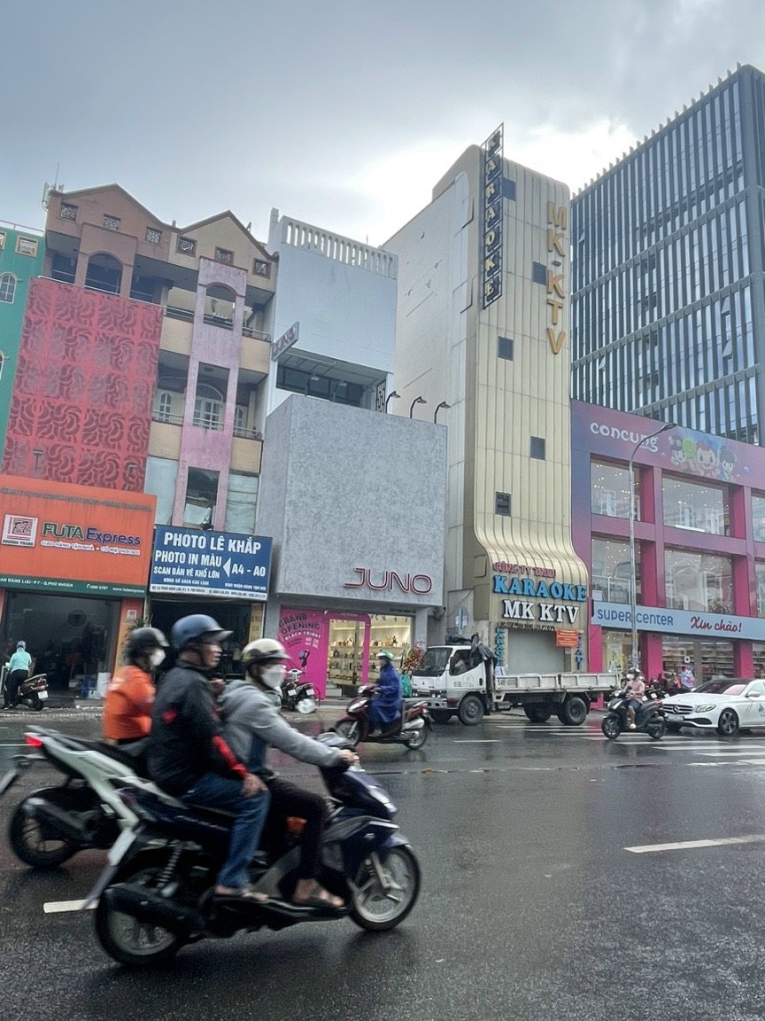 Bán gấp nhà mặt tiền Phan Bội Châu góc đường Bạch Đằng, Bình Thạnh DT 9 x 43m giá chỉ 115 tỷ