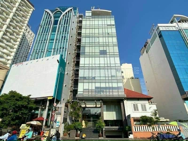 Bán gấp toà nhà Khách sạn góc 2MT Hồng Hà- Bạch Đăng, Tân Bình DT 17 x 17m Hầm 7 lầu giá chỉ 166 tỷ