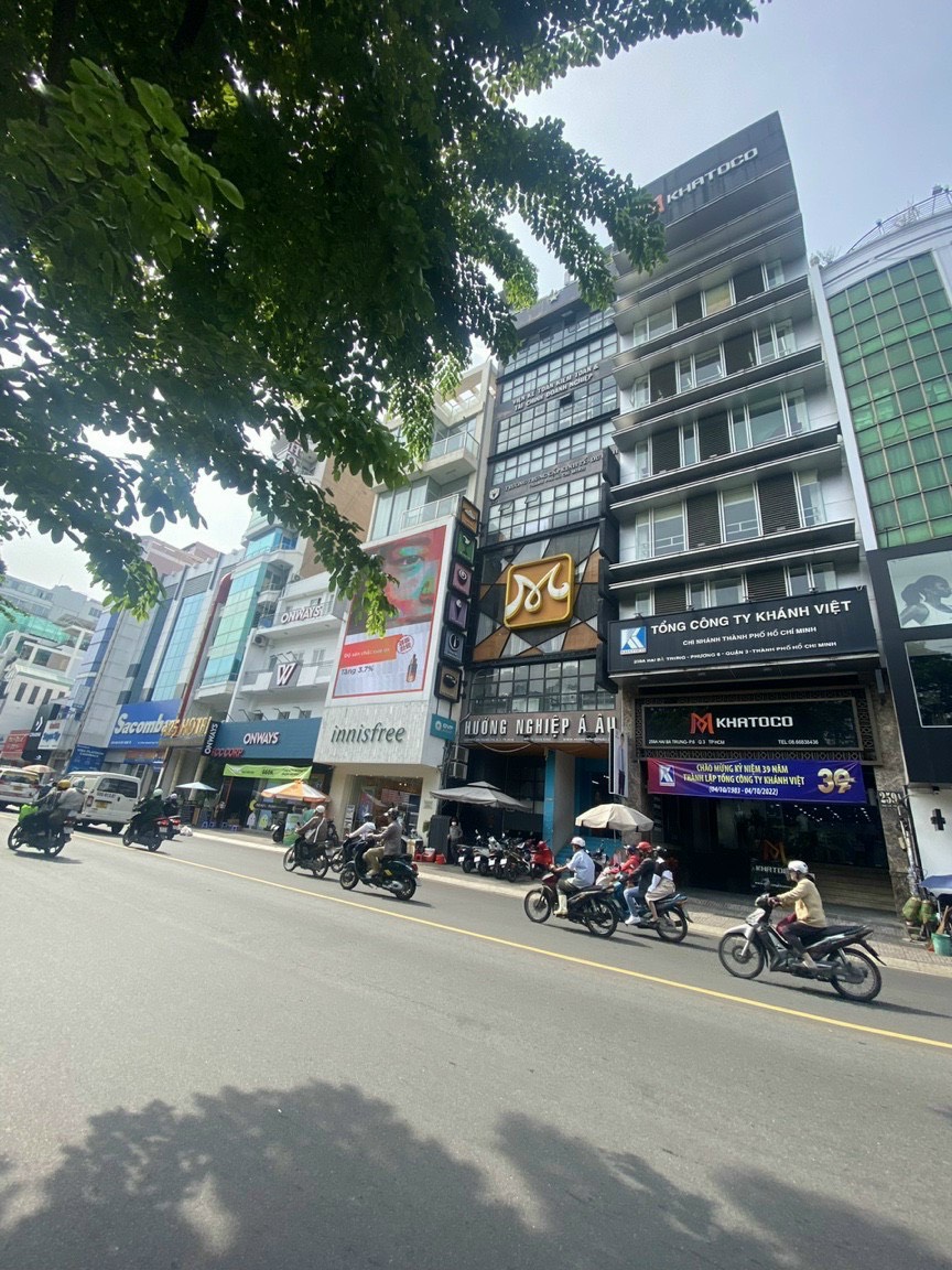 Bán gấp toà nhà mặt tiền Nguyễn Thị Huỳnh góc Nguyễn Văn Trỗi, DT 10 x 30m, Hàm 6 lầu giá chỉ 112 tỷ