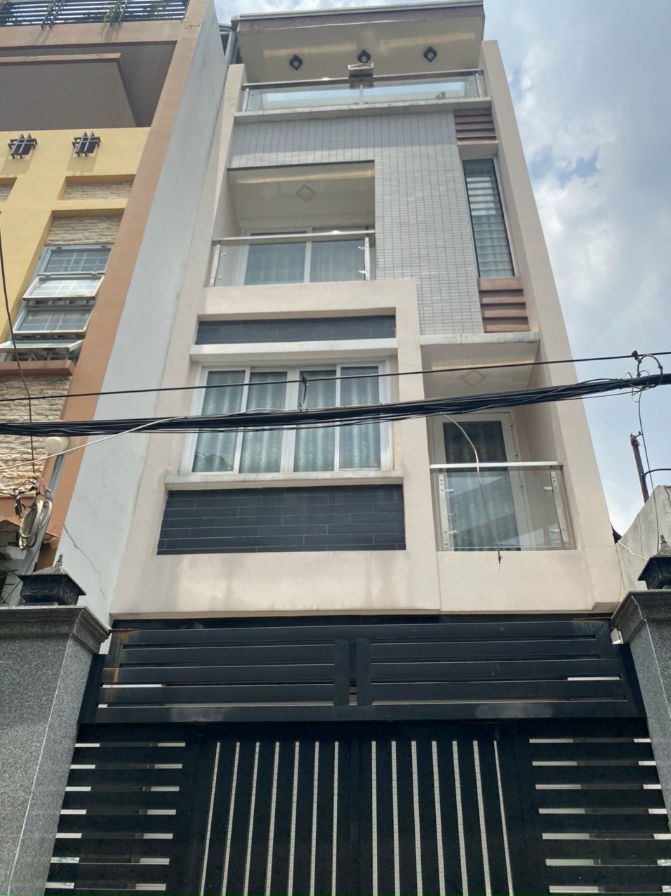 Bán rẻ nhà MT đường Tô Hiến Thành, P. 13, Q. 10, (DT: 3.9x28m) 5 lầu ST, giá 39.5 tỷ TL