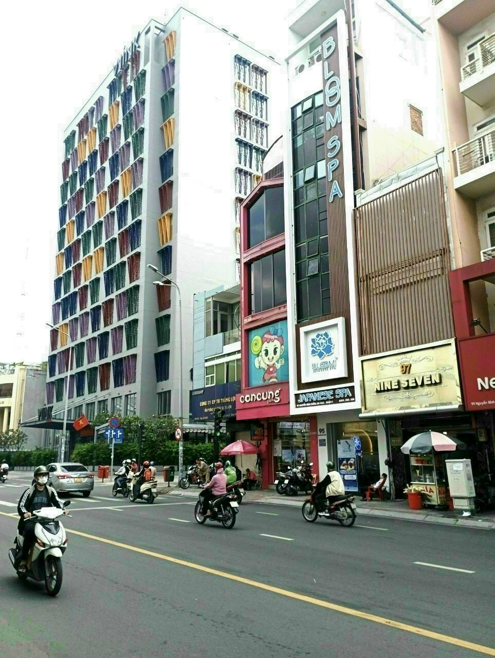 Bán gấp nhà 2 mặt tiền đường Nguyễn Cửu Vân, Phường 17, Bình Thạnh DT 8,5 x 15m, 4 lầu gía chỉ 39 tỷ
