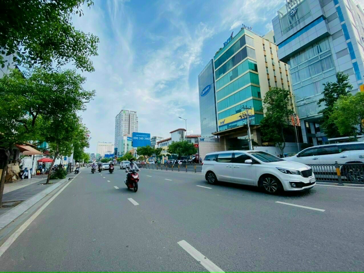 Bán gấp toà nhà mặt tiền Nguyễn Đình Chiểu, góc Bà Huyện Thanh Quan, DT 7,5 x 22m, 7 lầu, giá chỉ 115 tỷ
