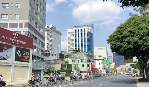 Chủ ngộp bank cần bán gấp mặt tiền đường Trường Chinh, quận Tân Bình.