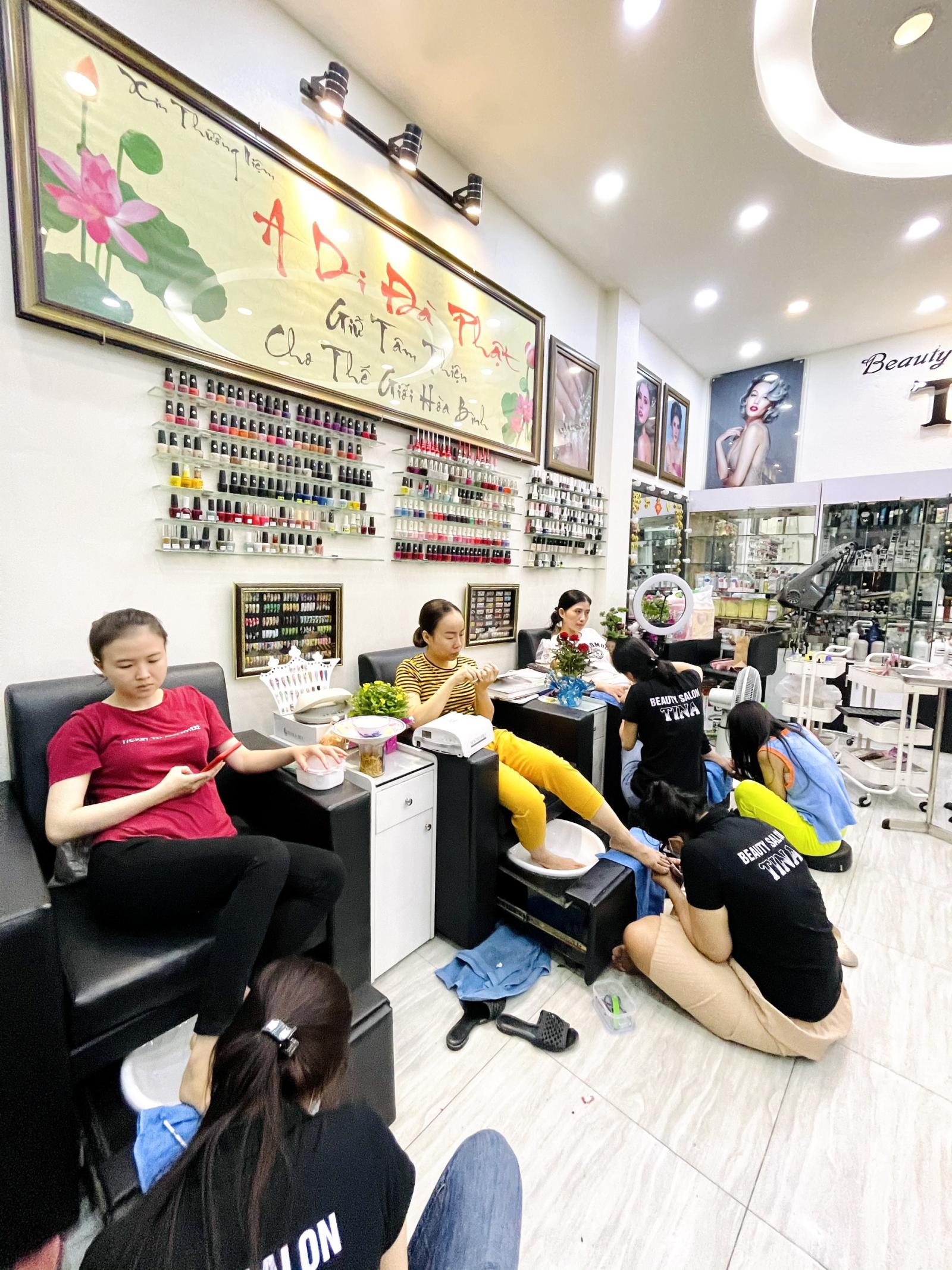 Do không có thời gian cần sang tiệm nail- tóc taj 24 Đường số 5, Phạm Hùng, Quận 8